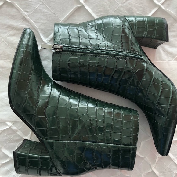 Marc Fisher Shoes - Brand new Marc Fisher Booties!🍁